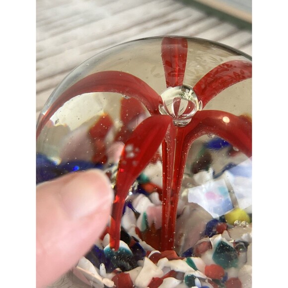 Vintage Art Glass Red Flower Yellow Blues Whites Round Orb Paperweight / Retro - Picture 4 of 11